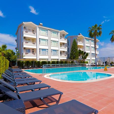 New Garden Hotel Side Exterior foto